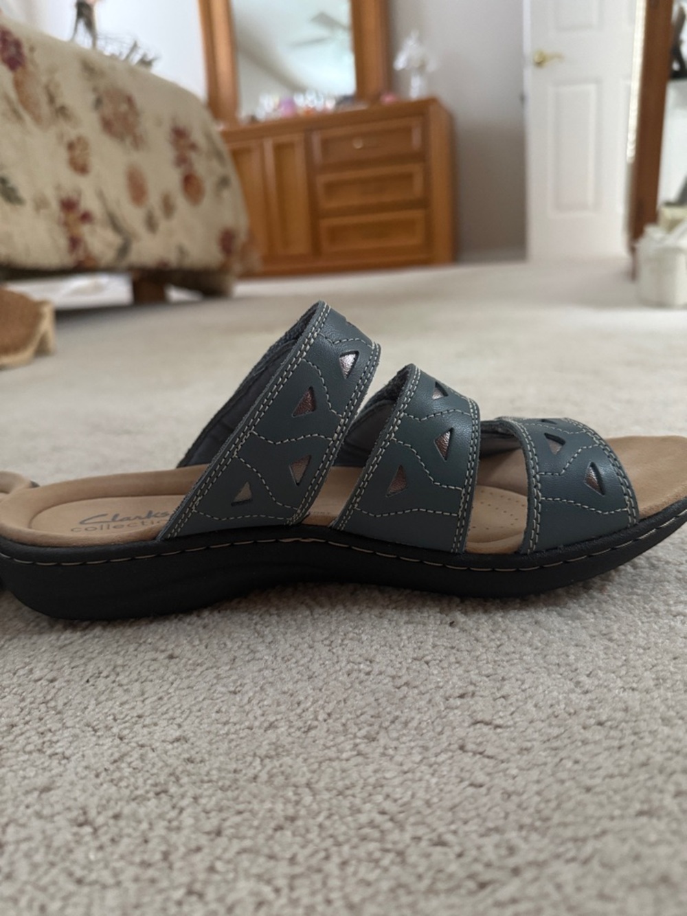 Clarks Women's Sandals in Blue and Tan - Picture 4 of 9